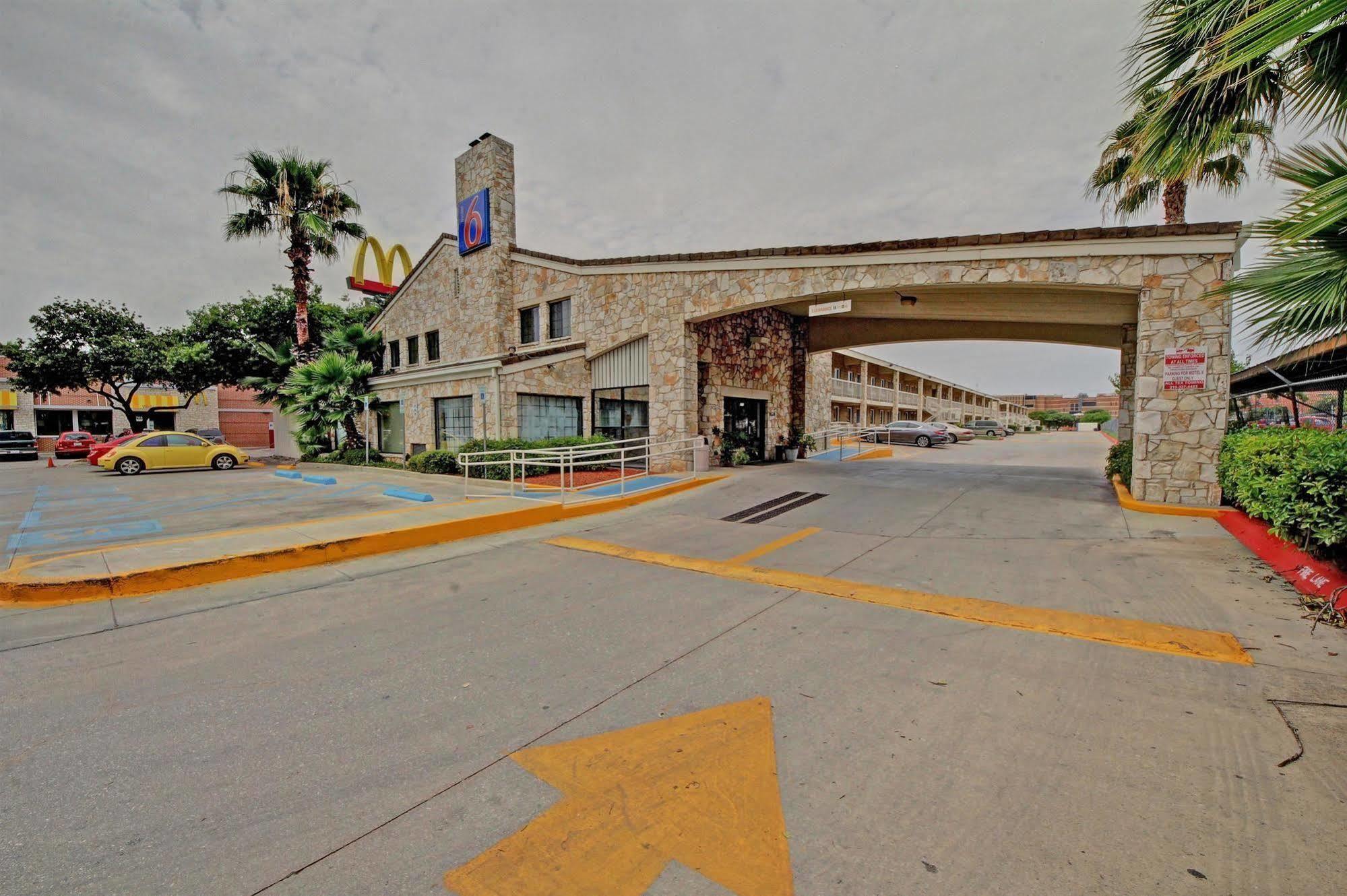 Motel 6-San Antonio, Tx - Downtown - Market Square Zewnętrze zdjęcie